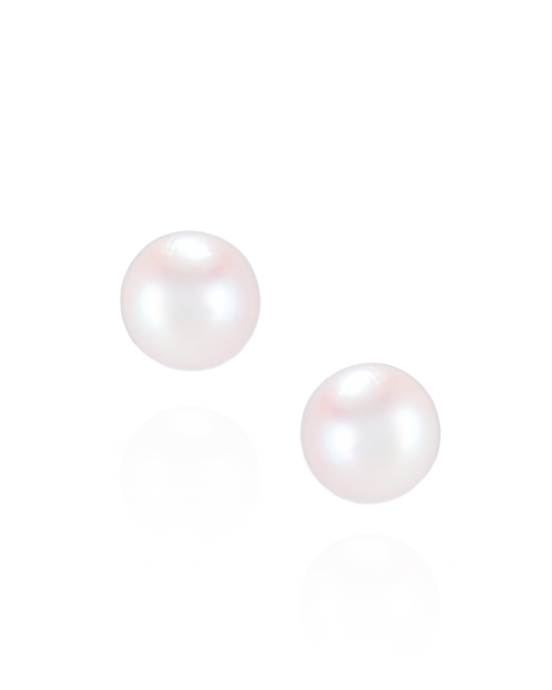 lustrous Japanese Akoya Pearl Earring, set in yellow gold, Zappacosta Jewels 