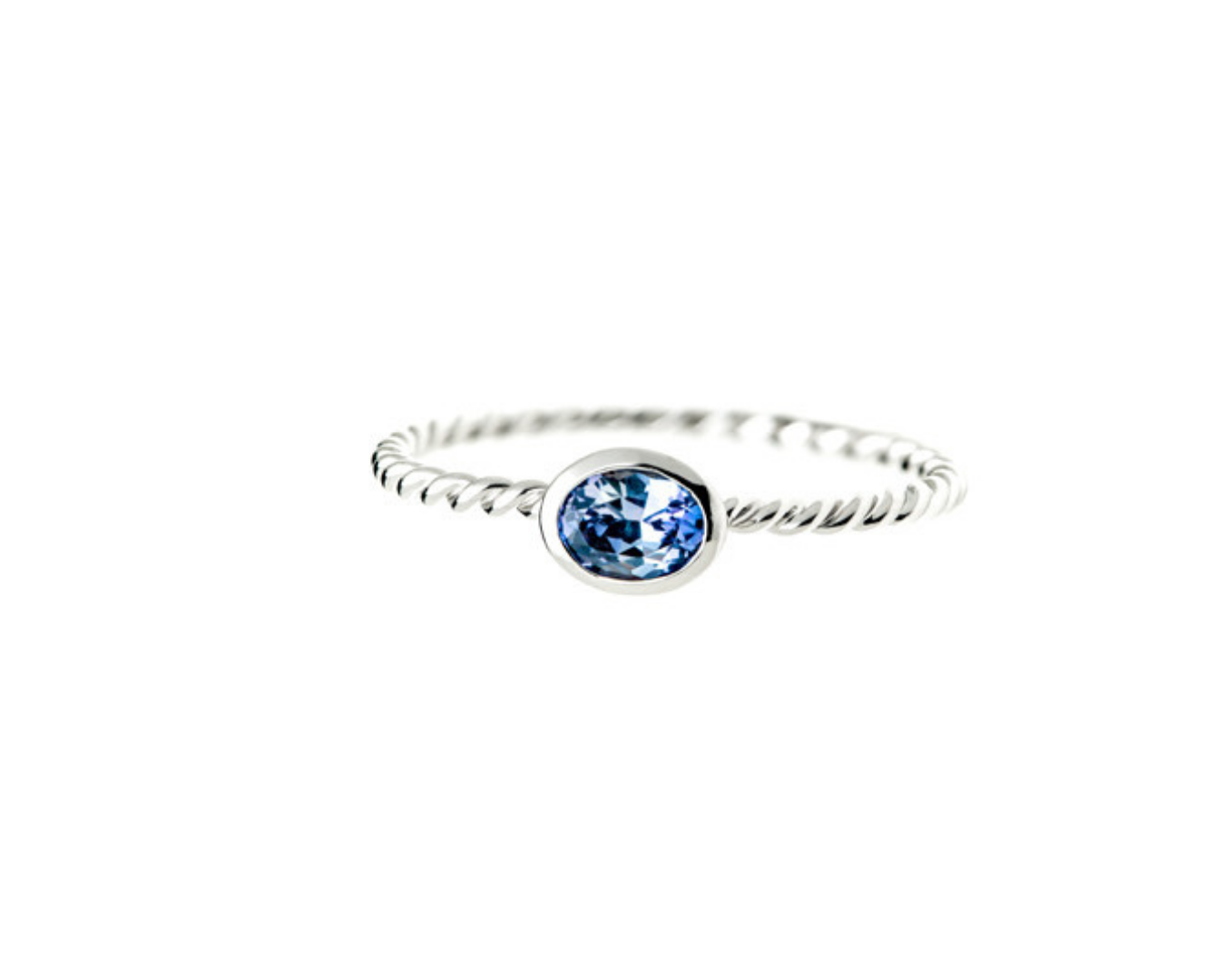 9ct white gold woven ring with Ceylon Sapphire oval gemstone. Zappacosta Jewels 