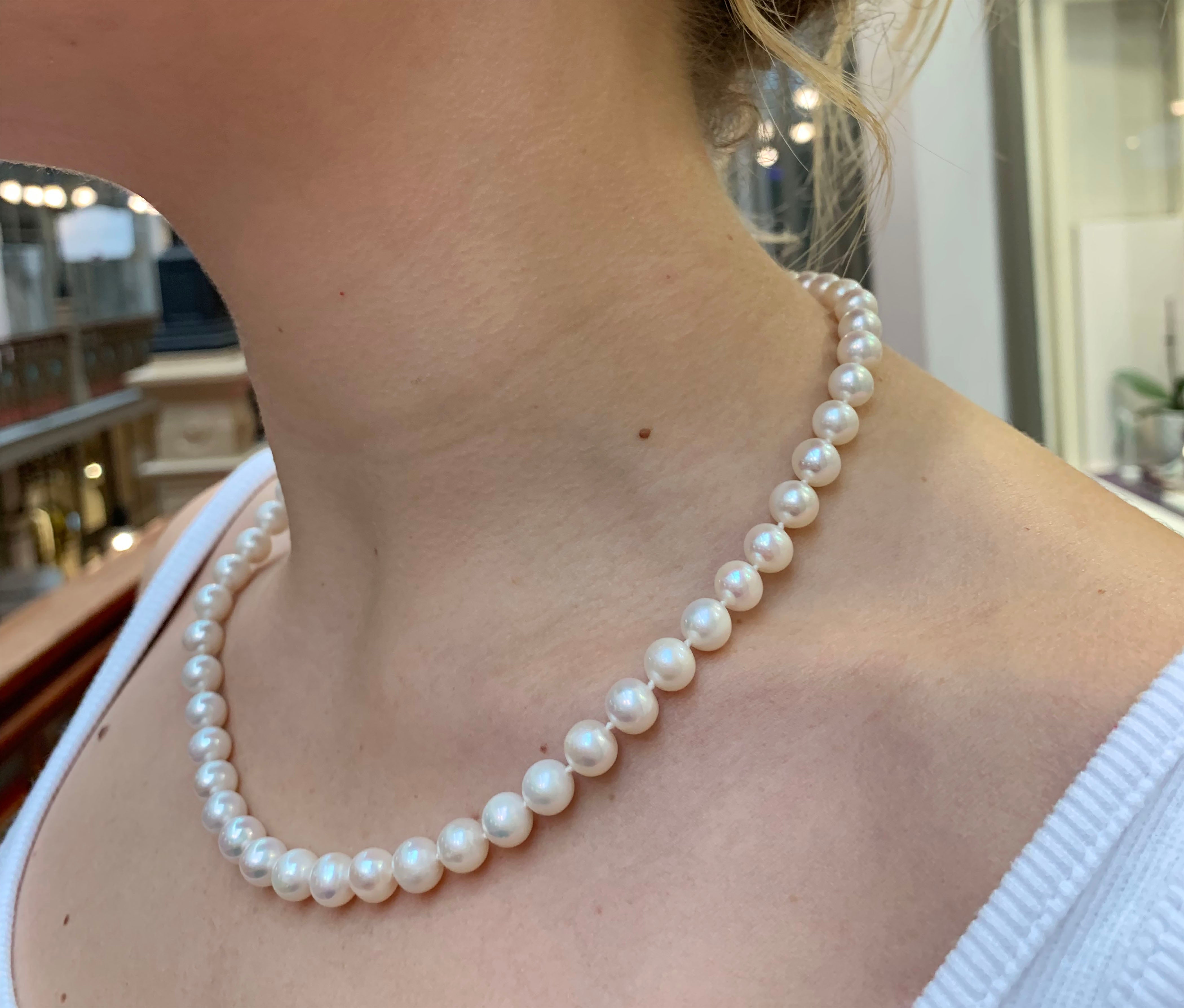 Stunning White Fresh Water Pearl Necklace with Yellow Gold Clasp