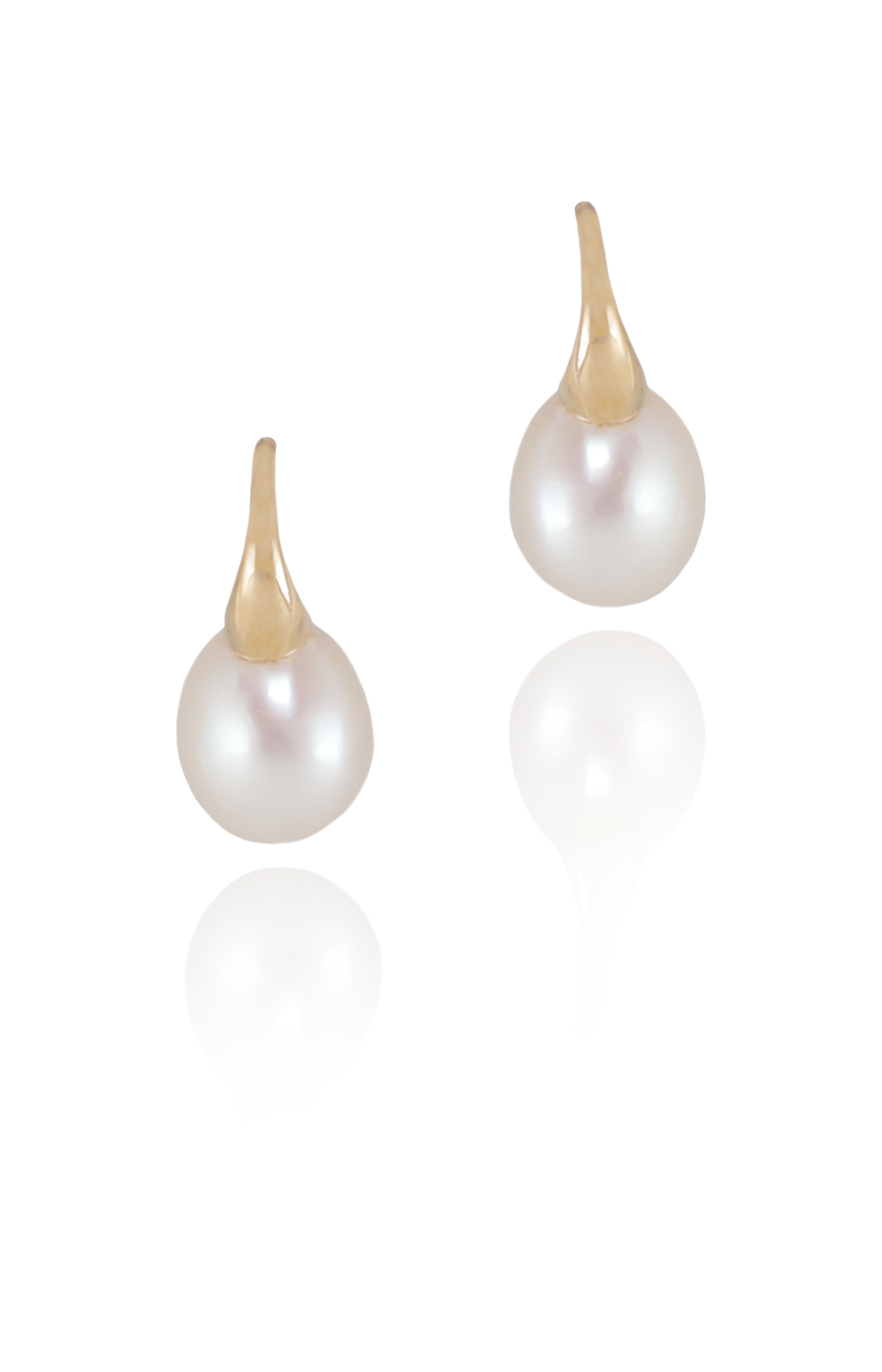 White Freshwater pearl earrings